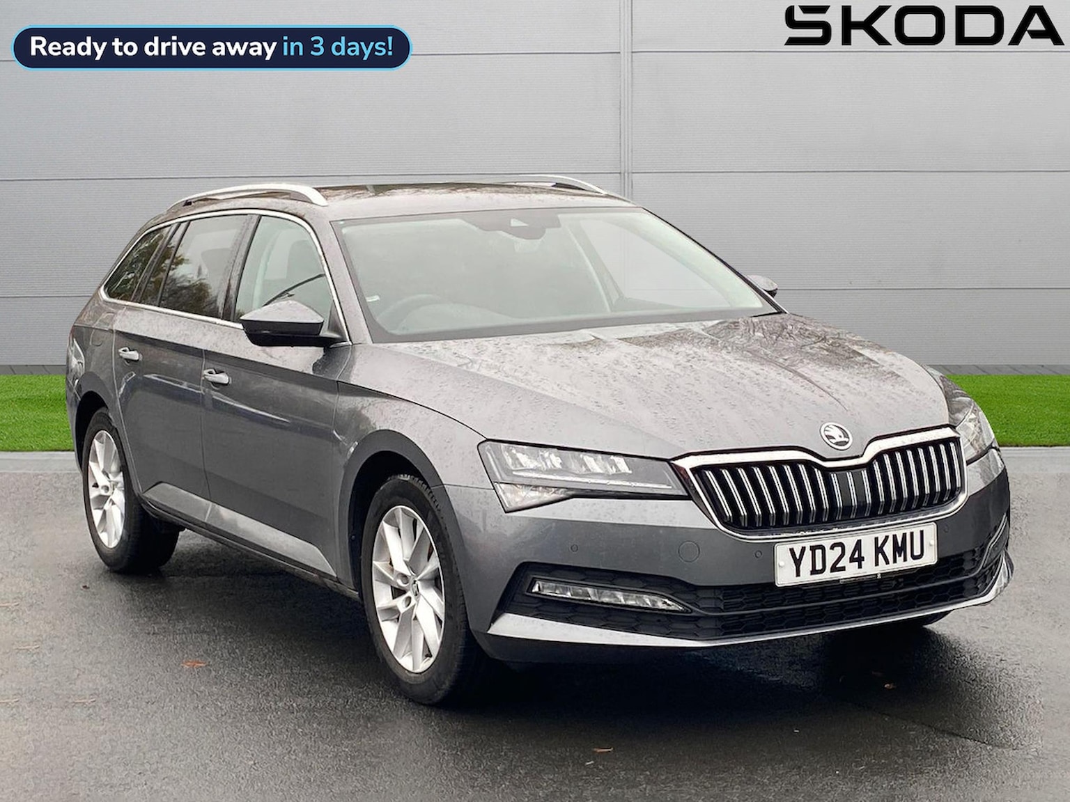 Main listing image - Skoda Superb Estate