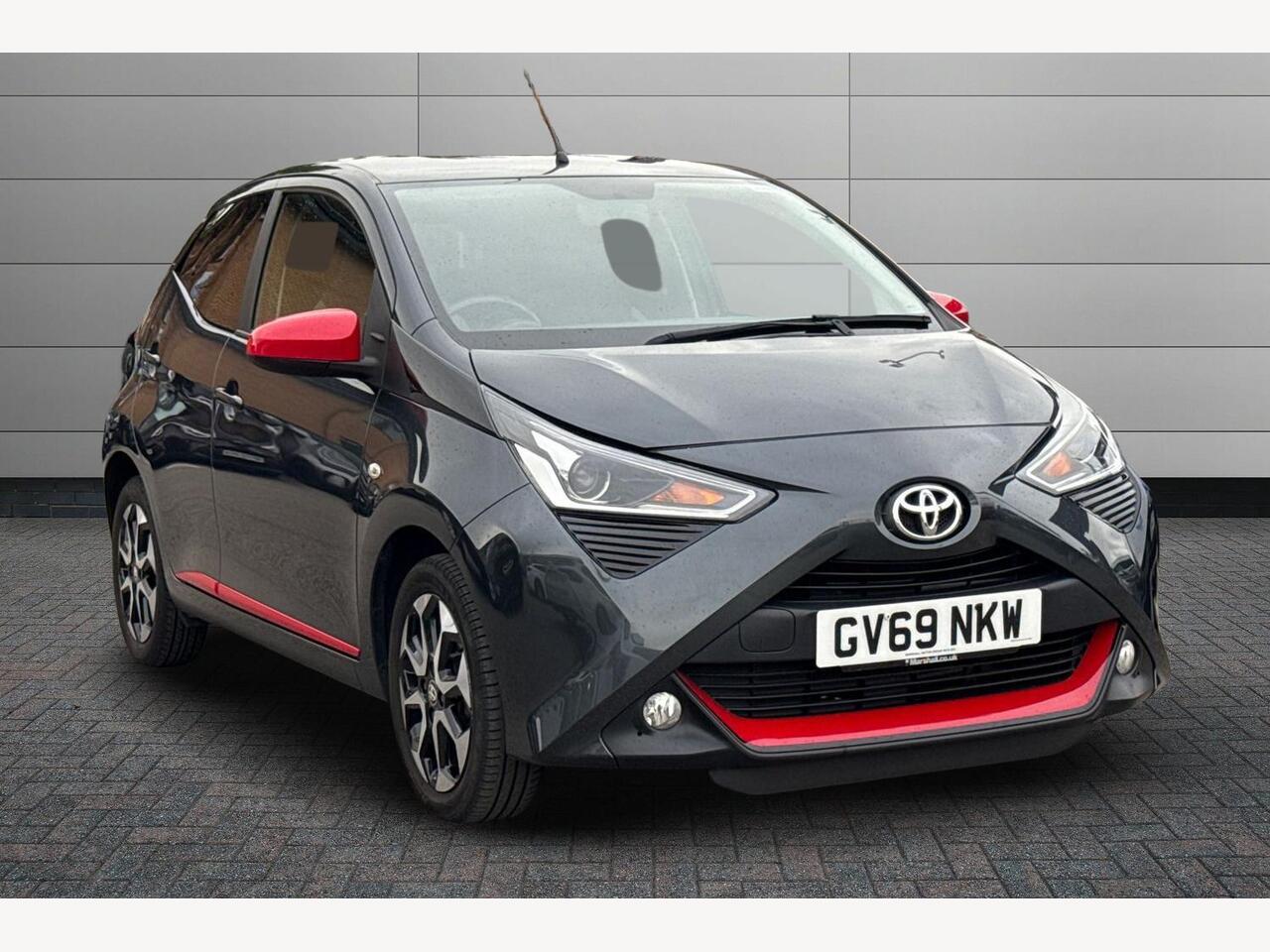 Main listing image - Toyota Aygo