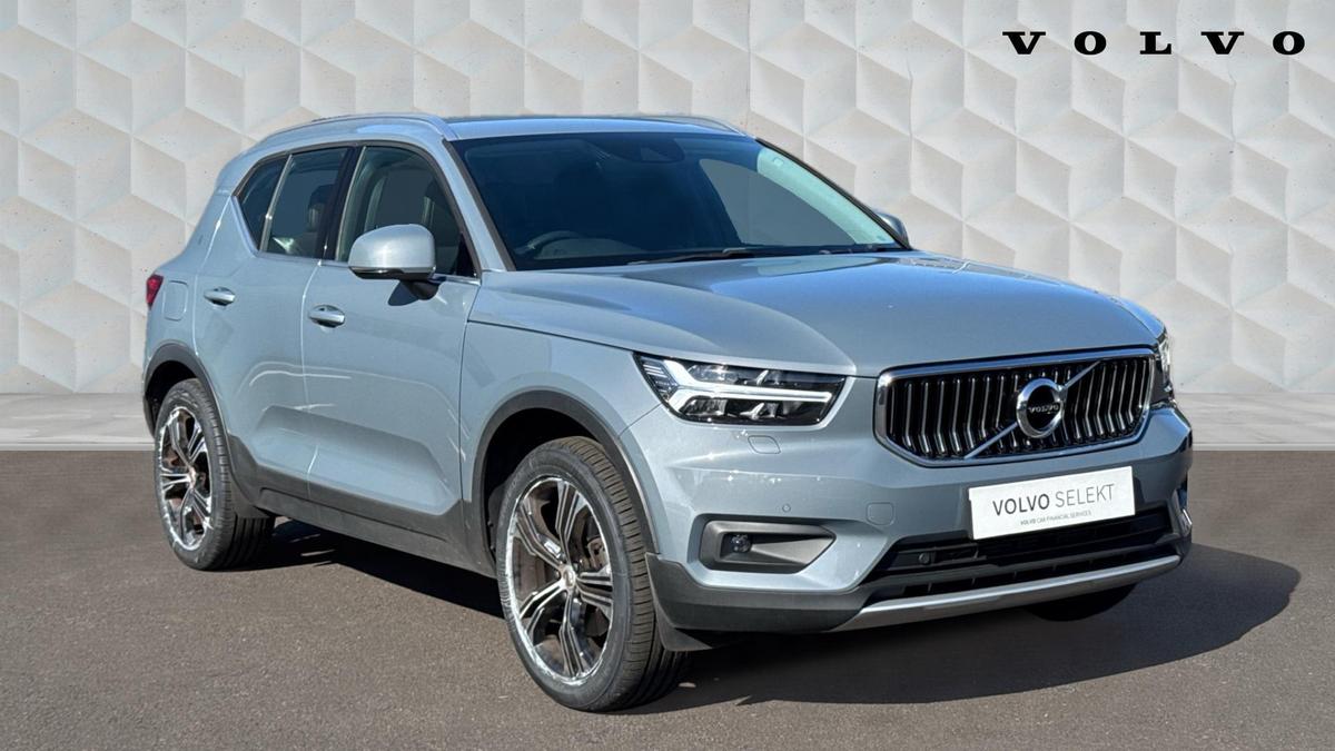 Main listing image - Volvo XC40
