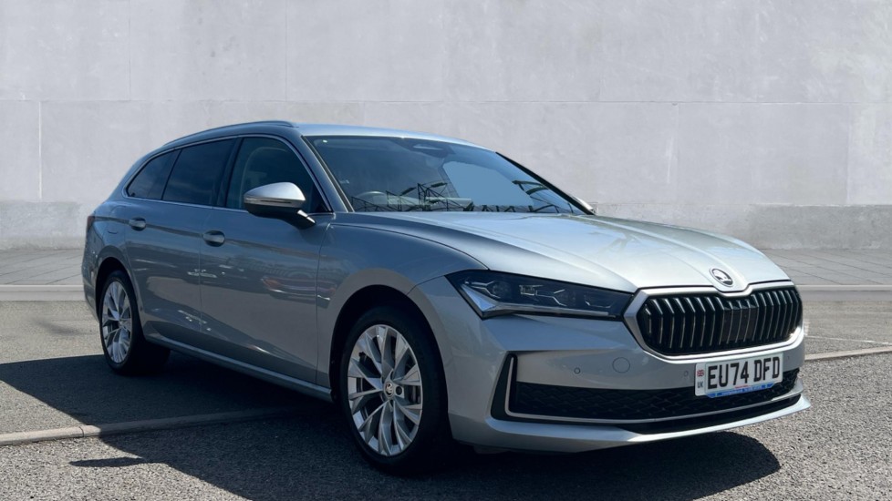 Main listing image - Skoda Superb