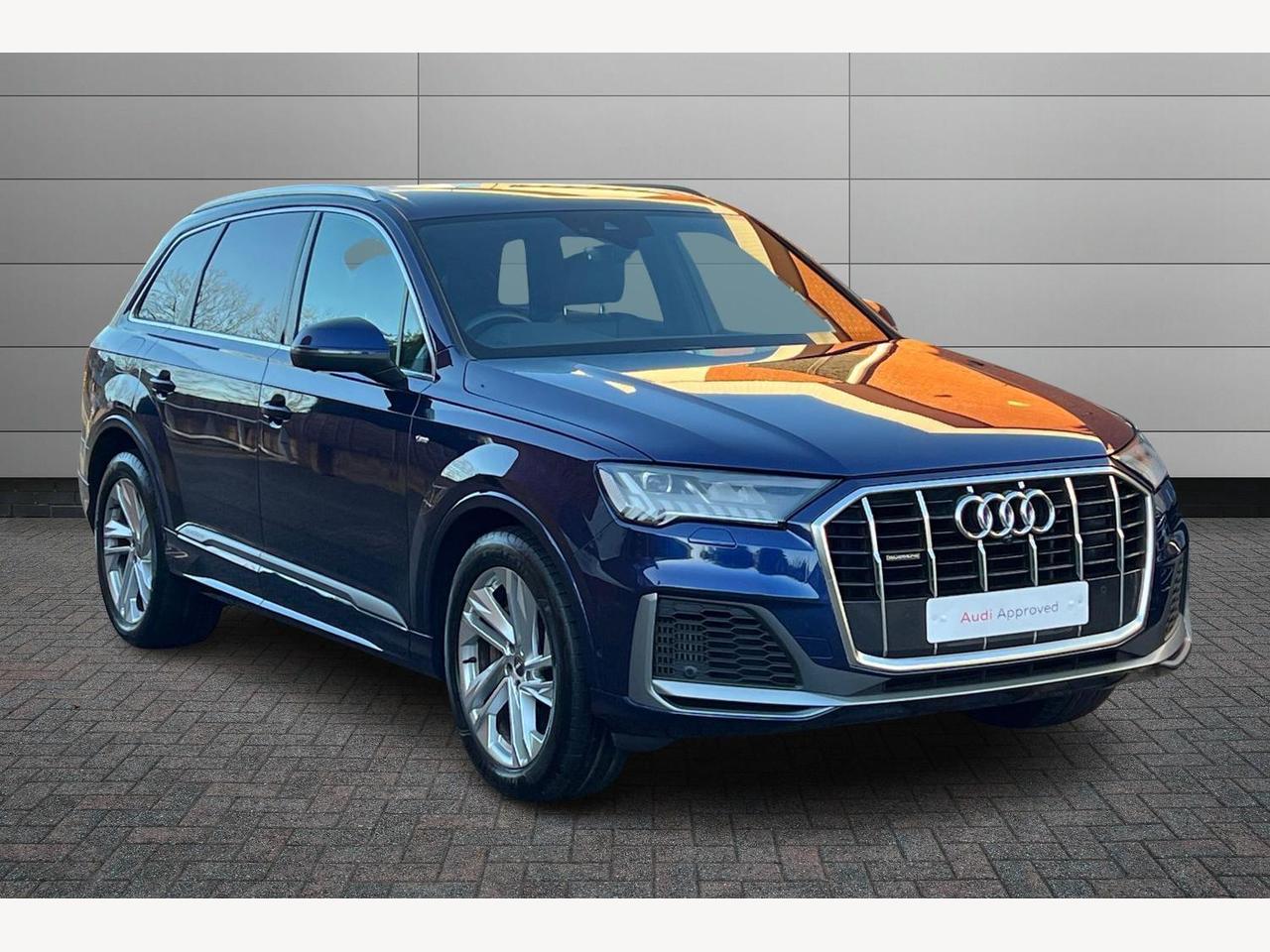 Main listing image - Audi Q7