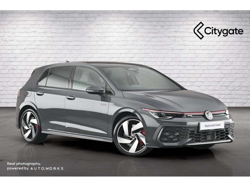 Main listing image - Volkswagen Golf