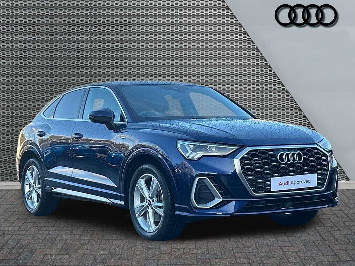 Main listing image - Audi Q3