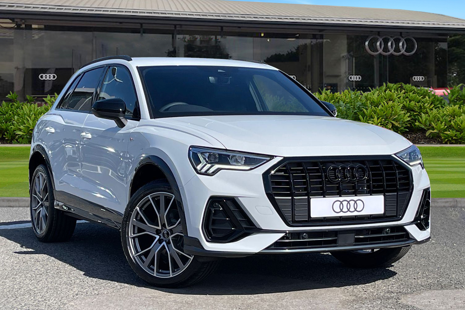 Main listing image - Audi Q3