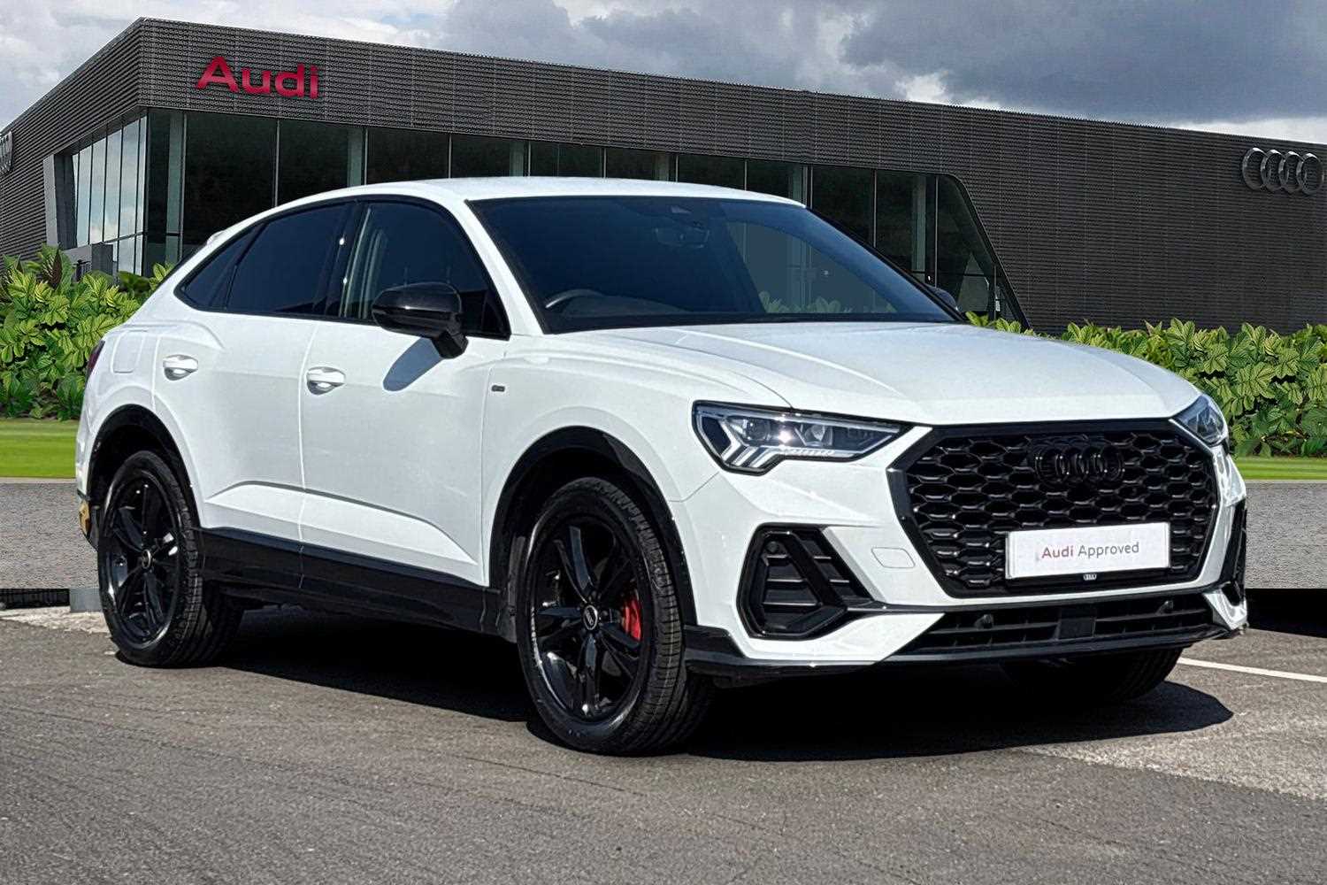 Main listing image - Audi Q3