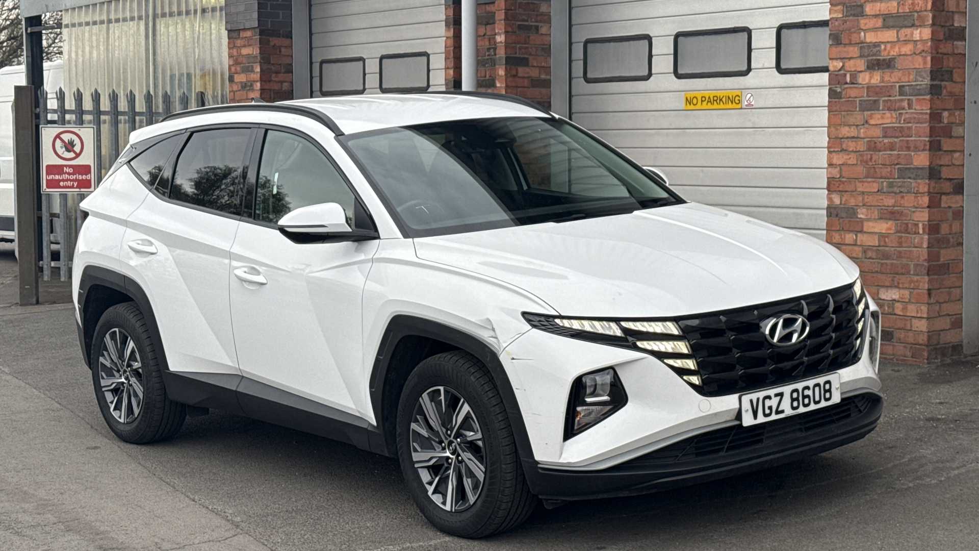 Main listing image - Hyundai Tucson