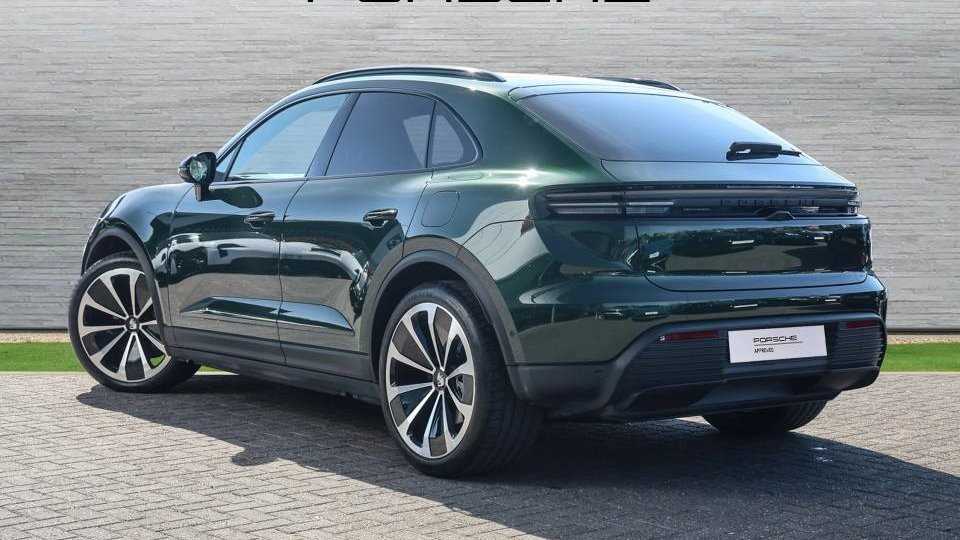 Main listing image - Porsche Macan