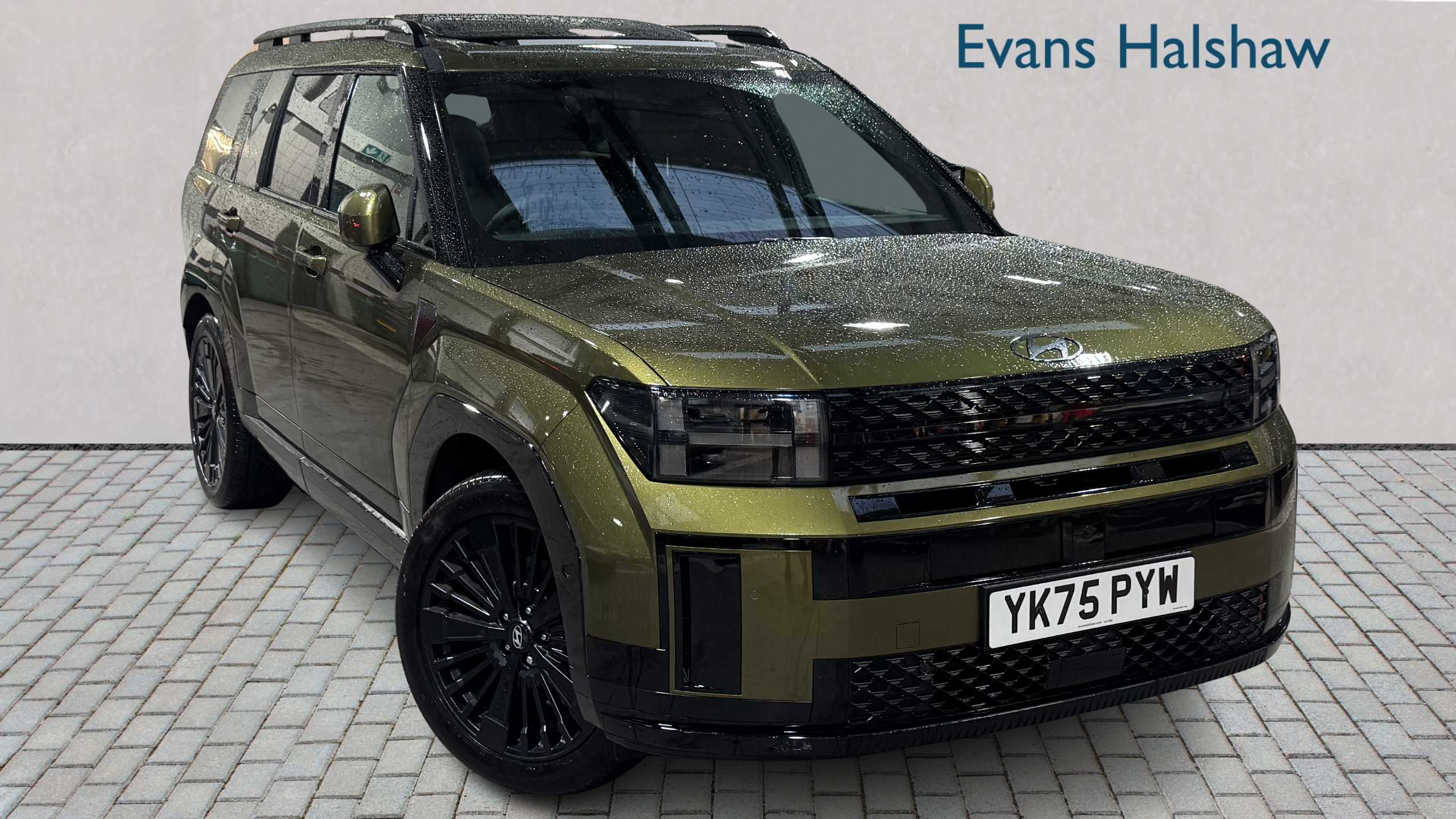 Main listing image - Hyundai Santa Fe