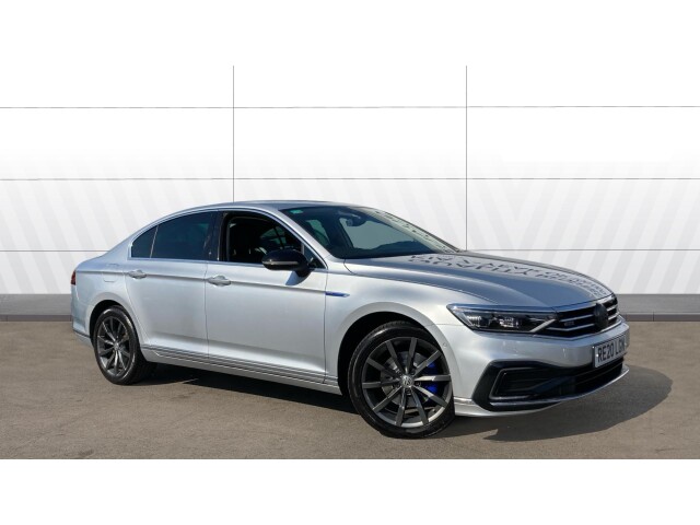 Main listing image - Volkswagen Passat