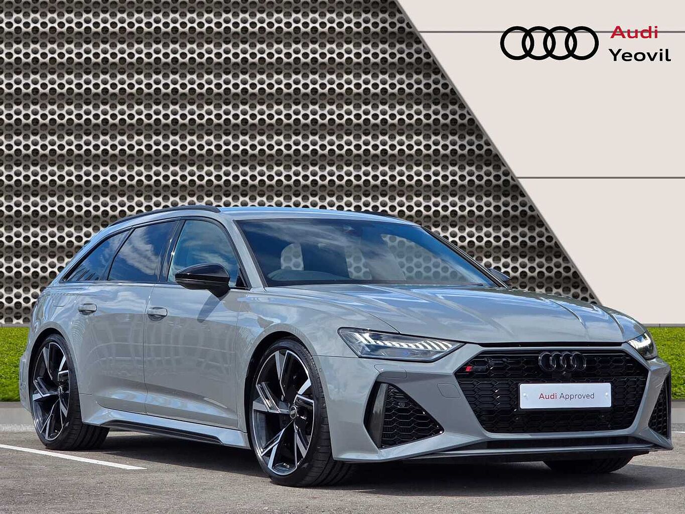 Main listing image - Audi RS6