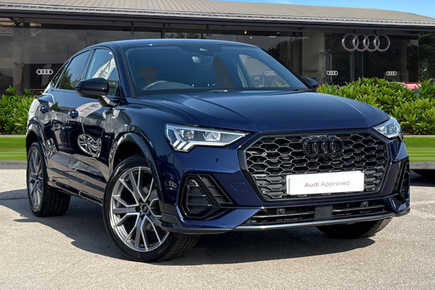 Main listing image - Audi Q3