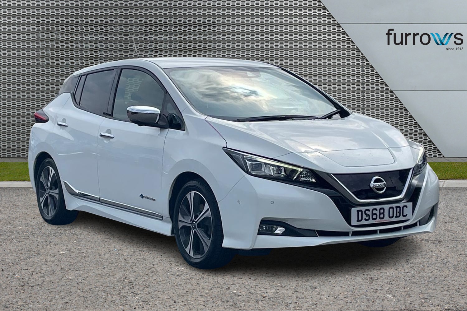 Main listing image - Nissan Leaf