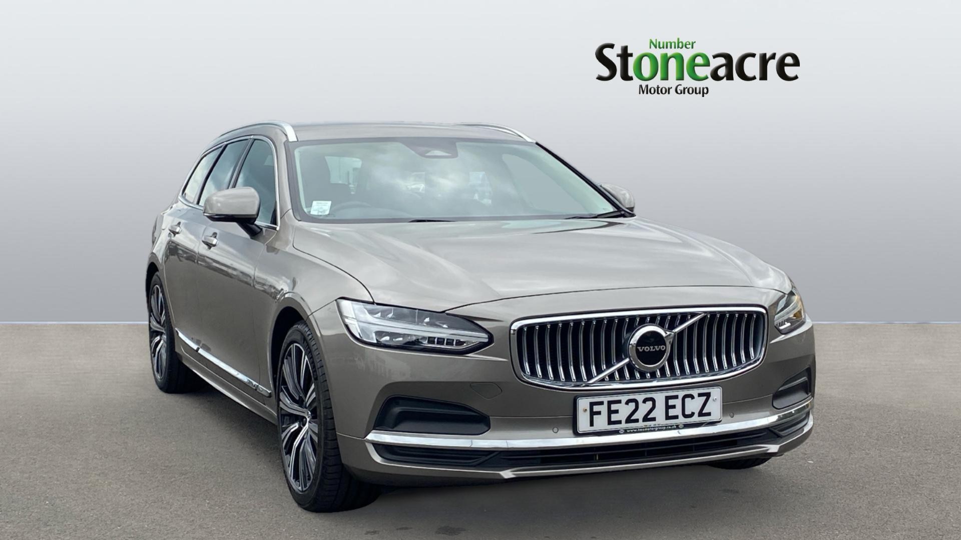 Main listing image - Volvo V90