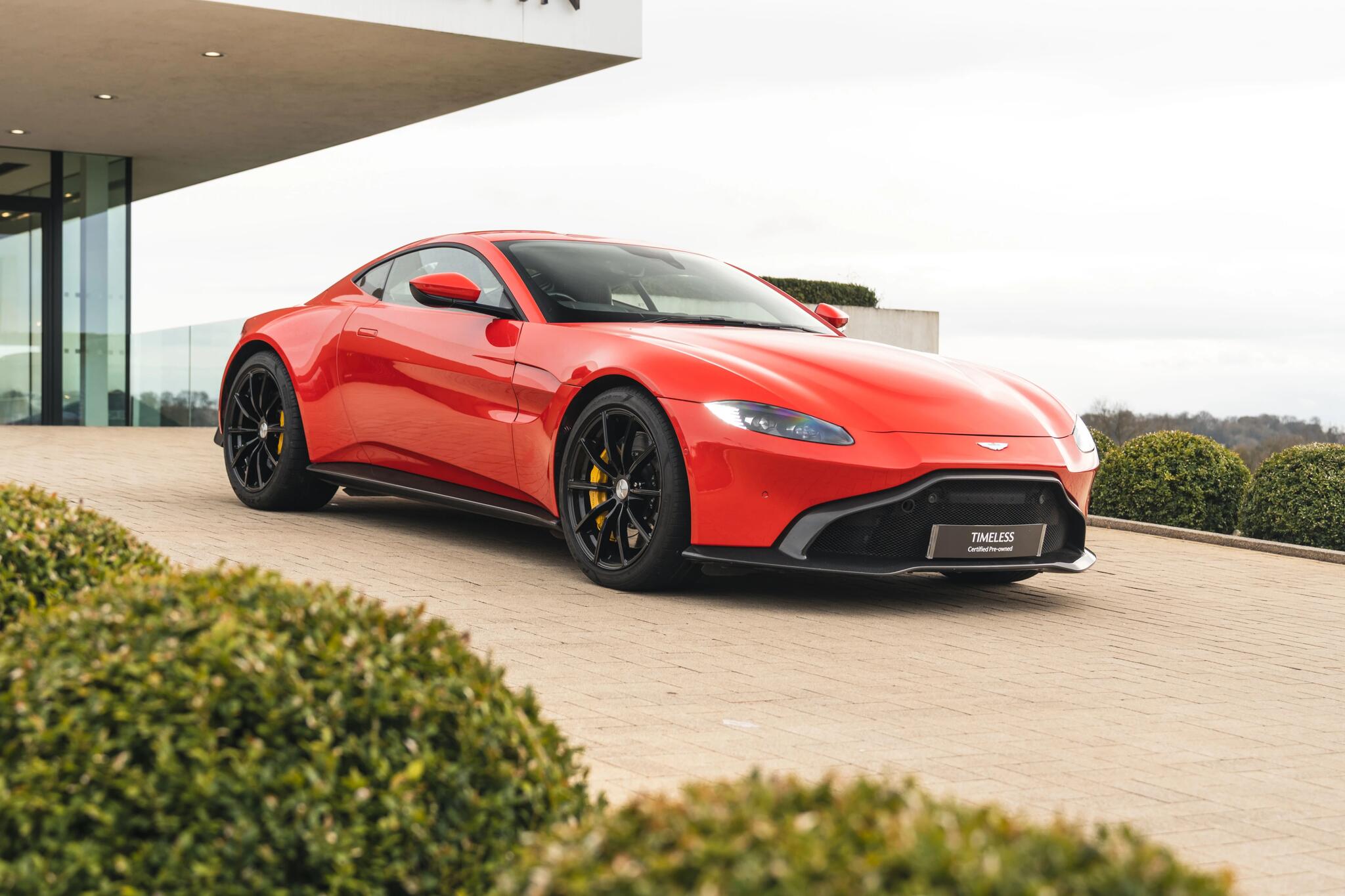 Main listing image - Aston Martin Vantage