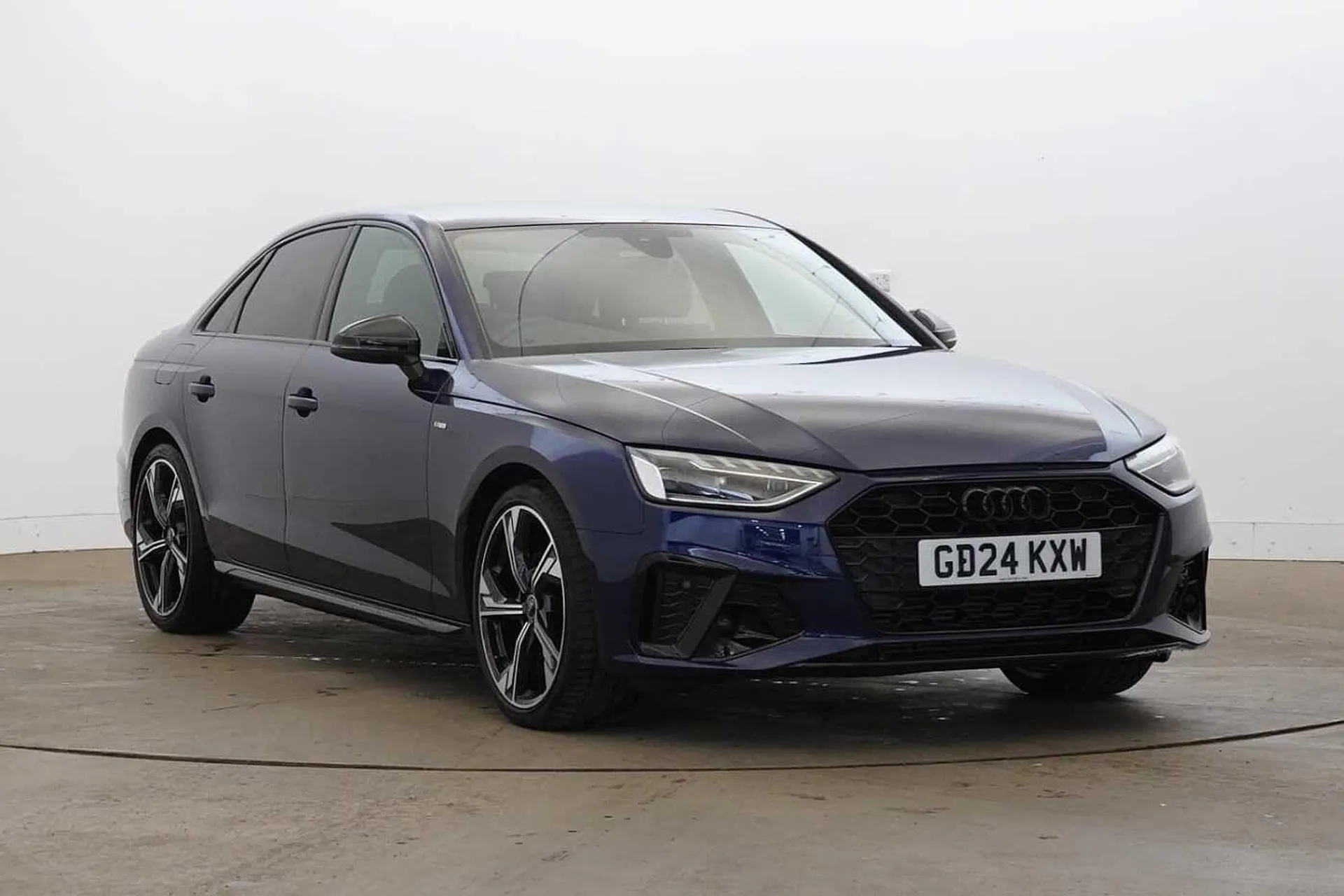 Main listing image - Audi A4