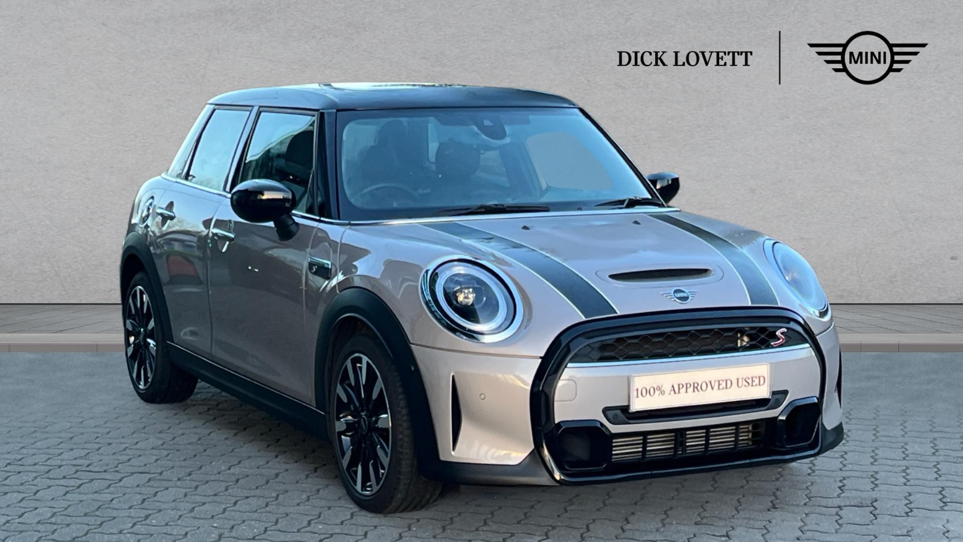 Main listing image - MINI Hatchback 5dr