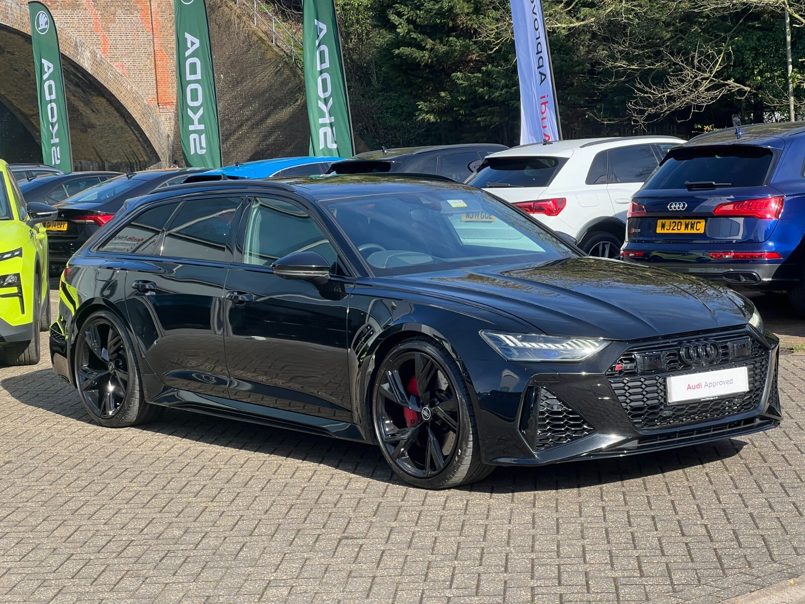 Main listing image - Audi RS6