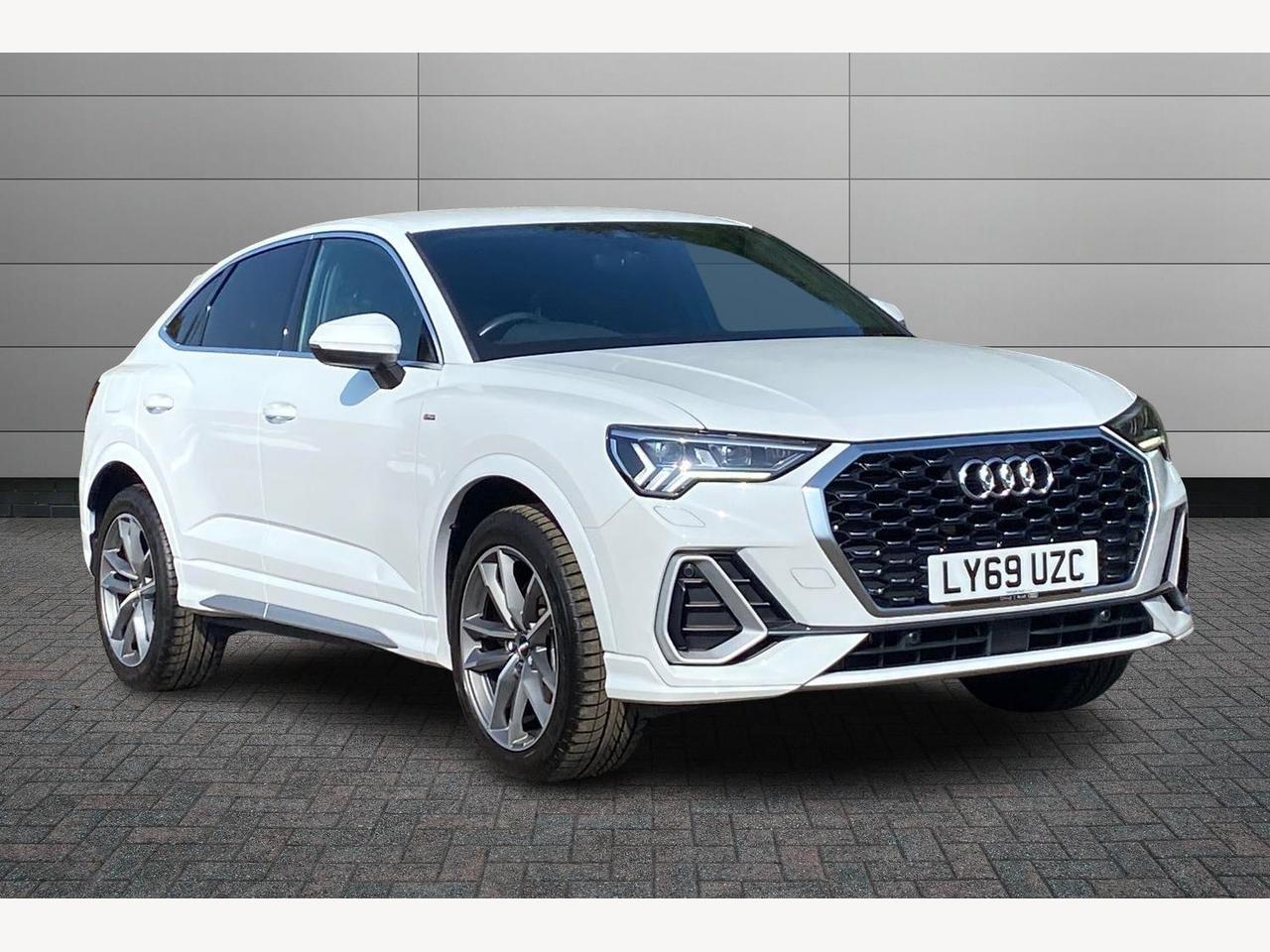 Main listing image - Audi Q3