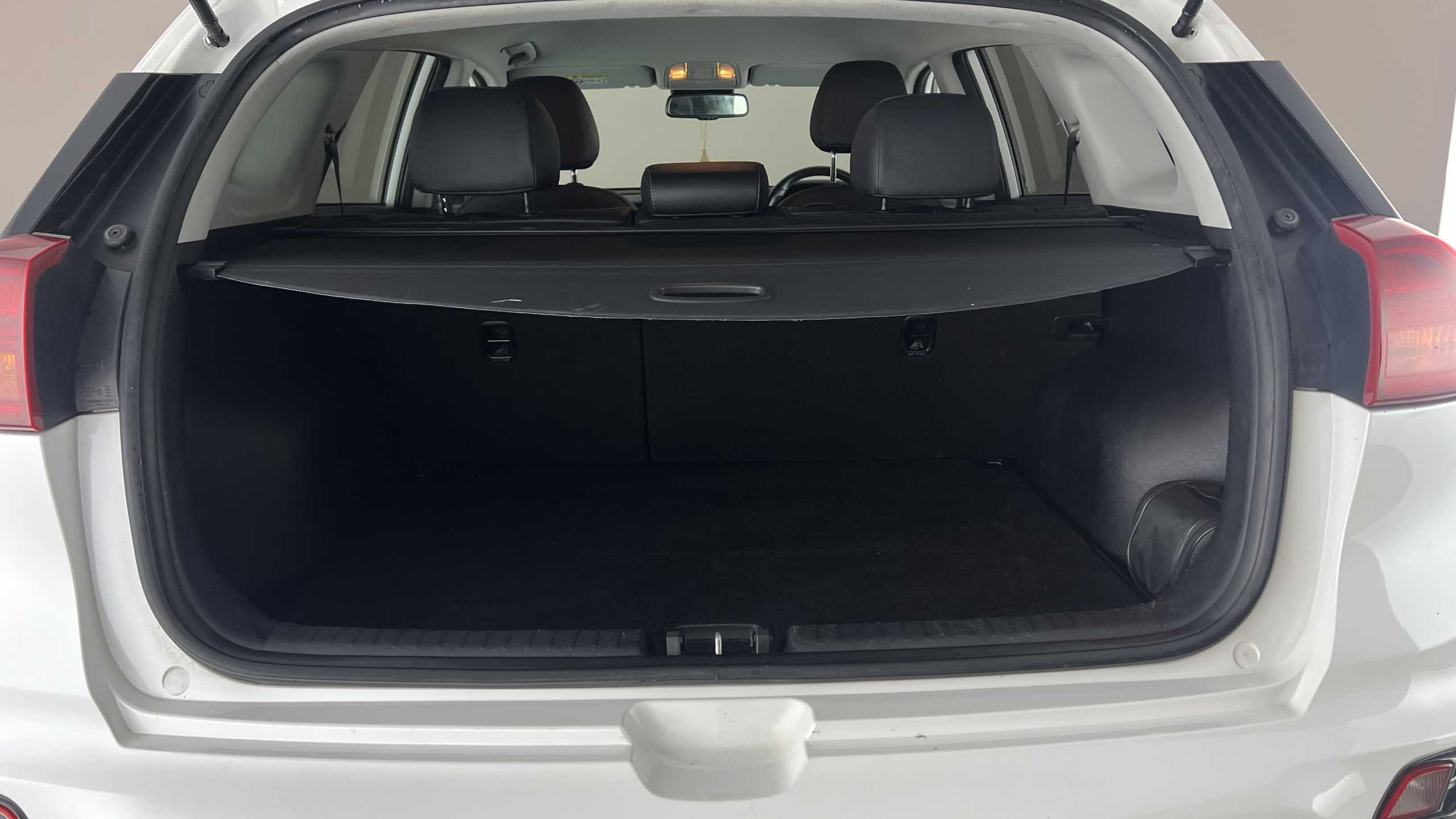 Main listing image - Kia Niro