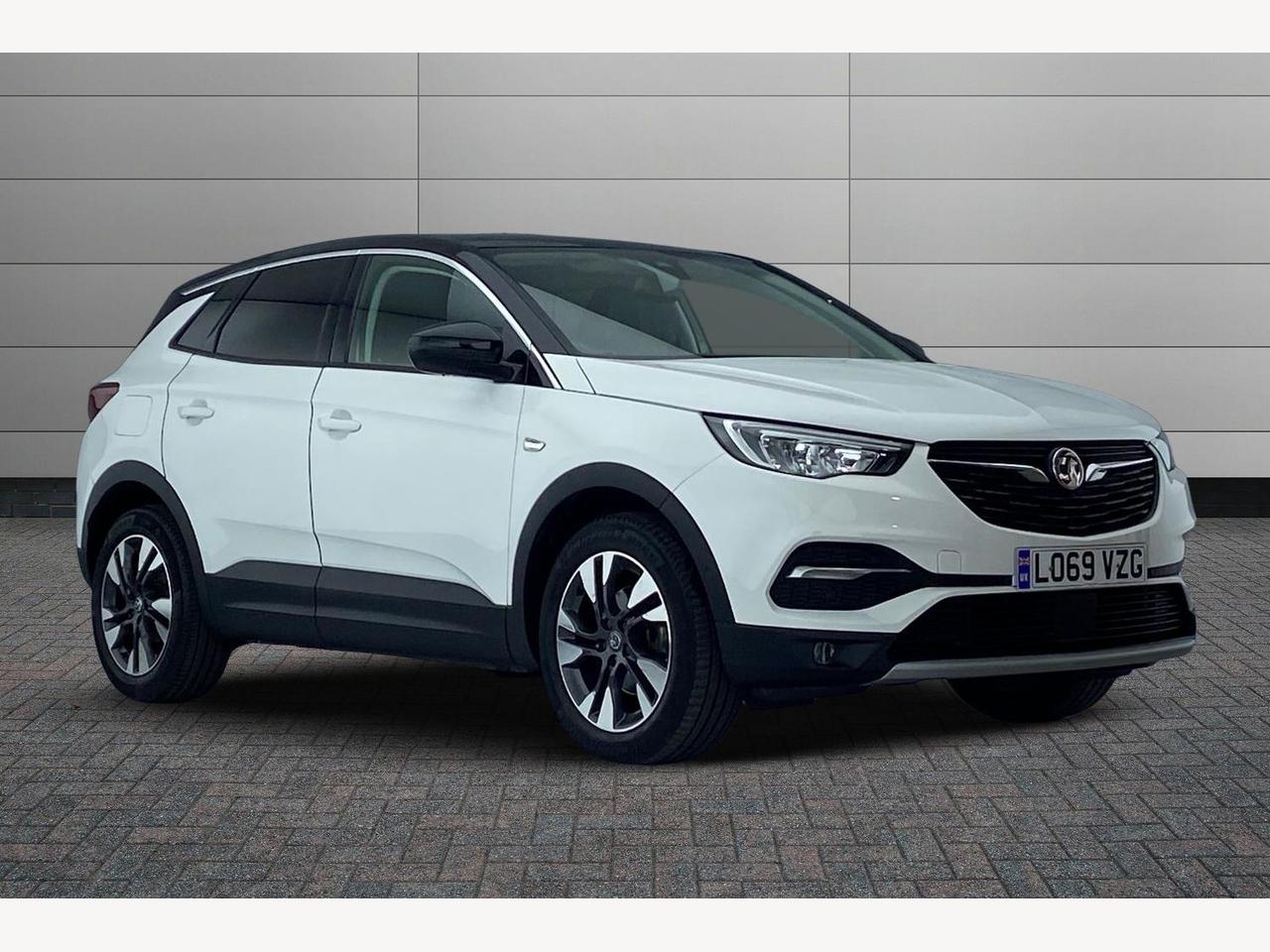 Main listing image - Vauxhall Grandland X