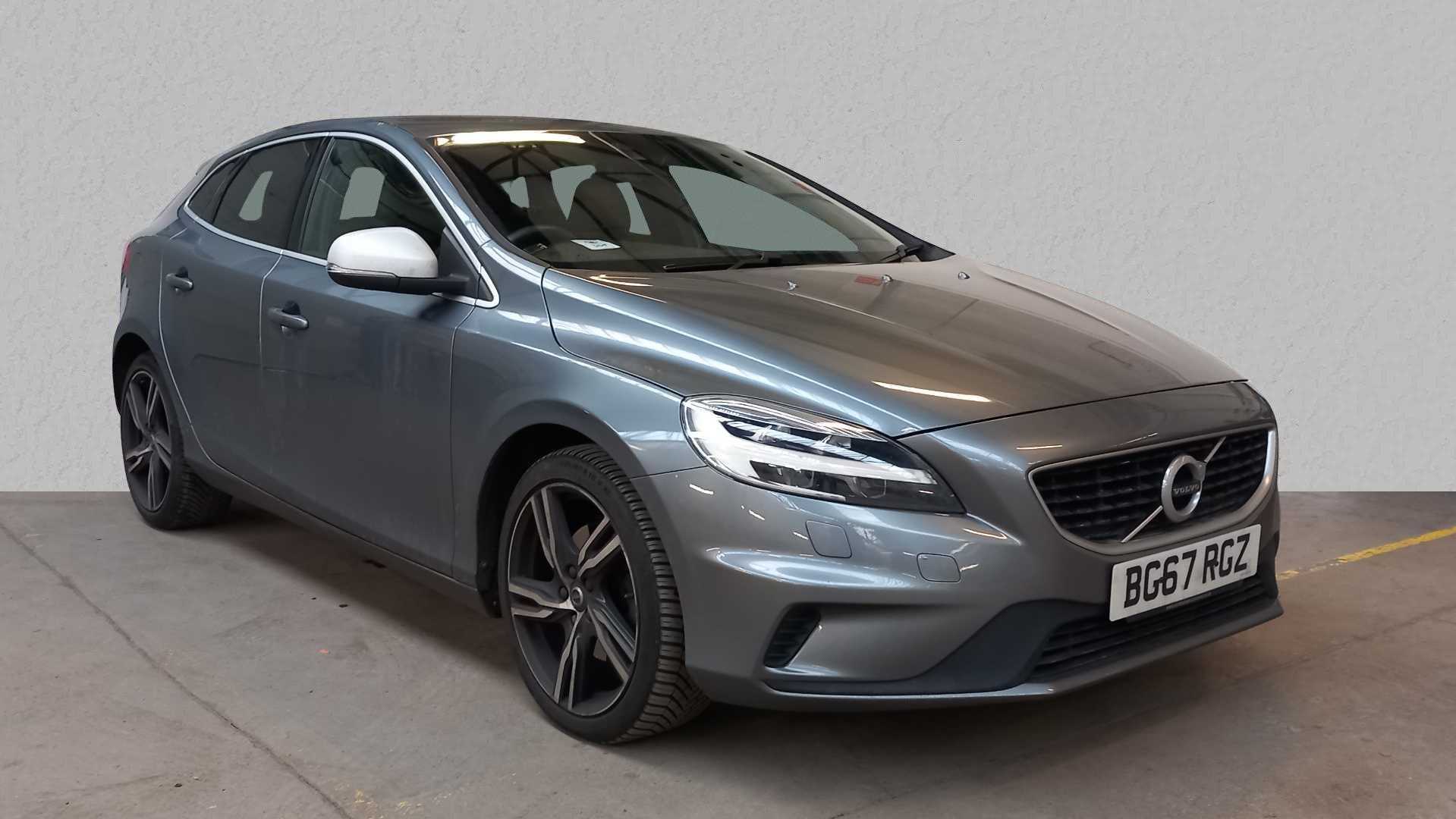 Main listing image - Volvo V40