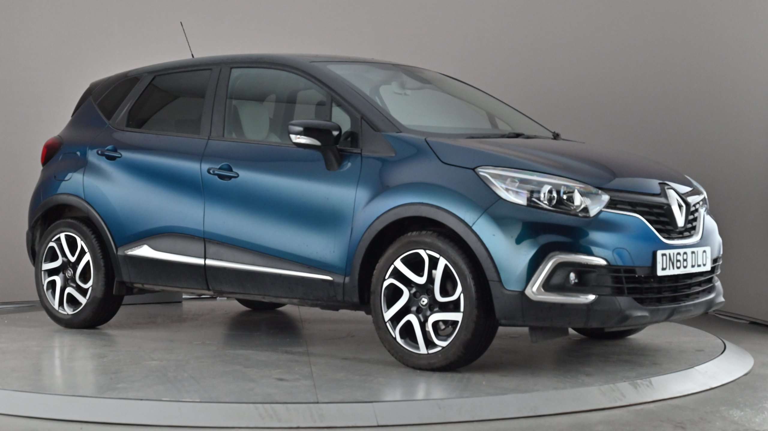 Main listing image - Renault Captur