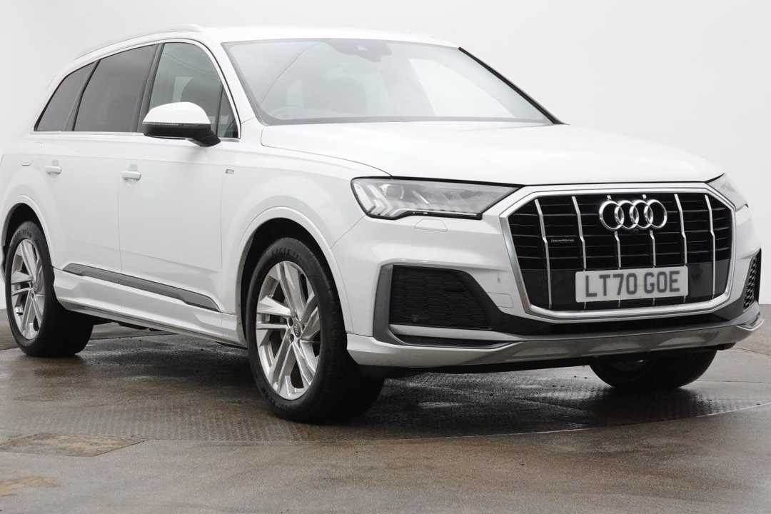 Main listing image - Audi Q7