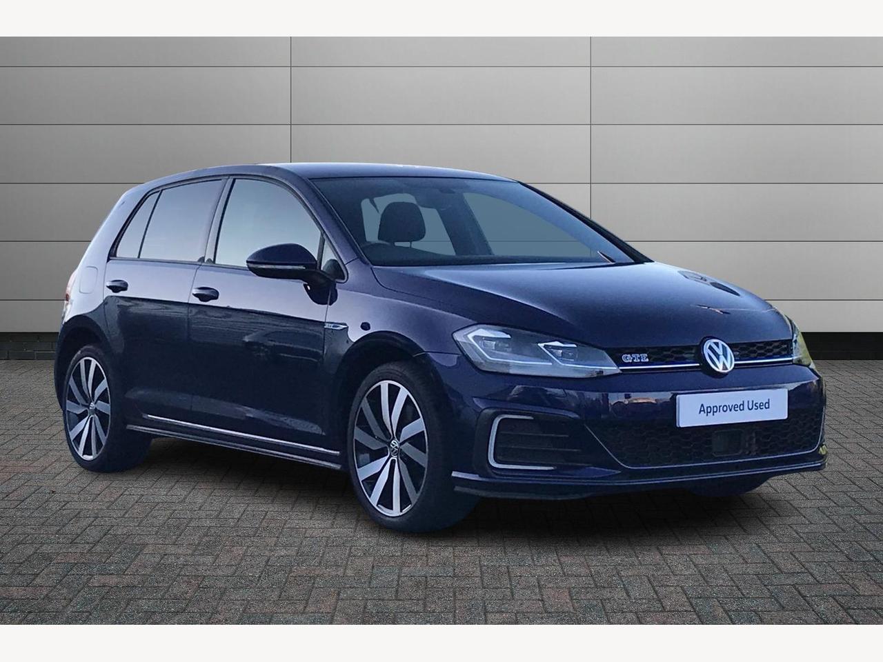 Main listing image - Volkswagen Golf GTE