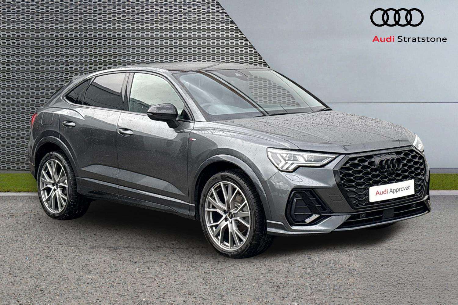 Main listing image - Audi Q3