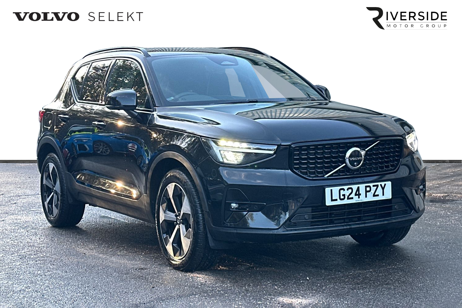 Main listing image - Volvo XC40