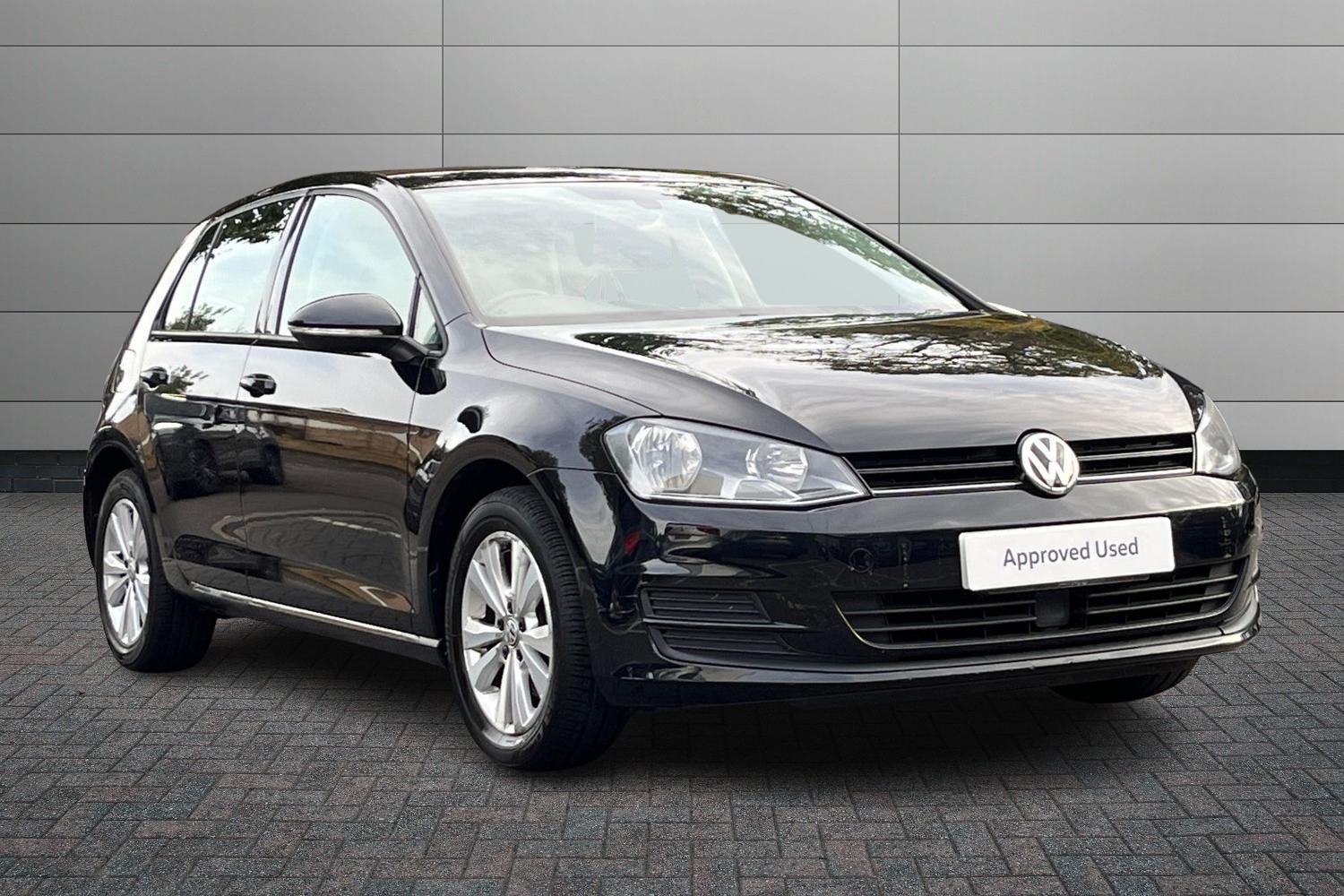 Main listing image - Volkswagen Golf