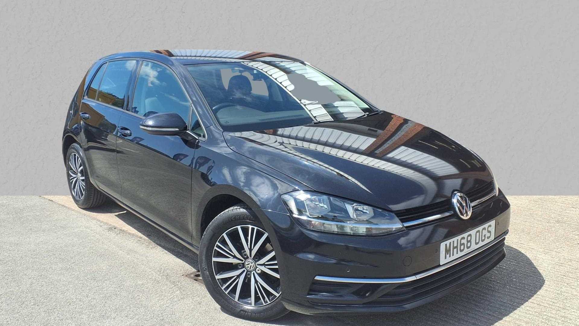 Main listing image - Volkswagen Golf