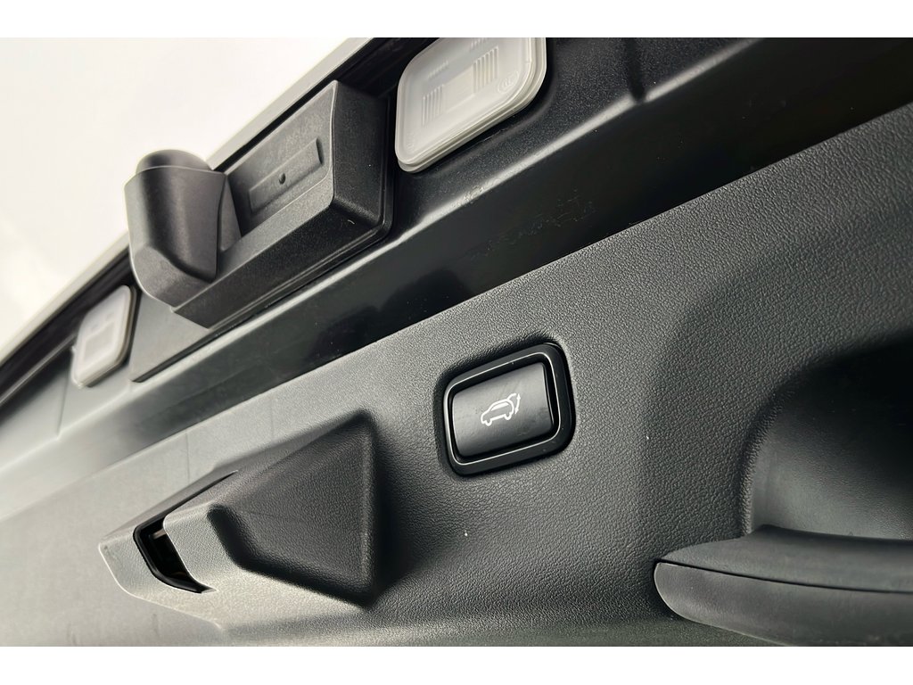 Main listing image - Kia EV6