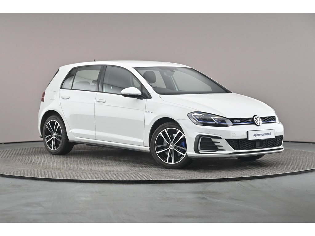 Main listing image - Volkswagen Golf GTE