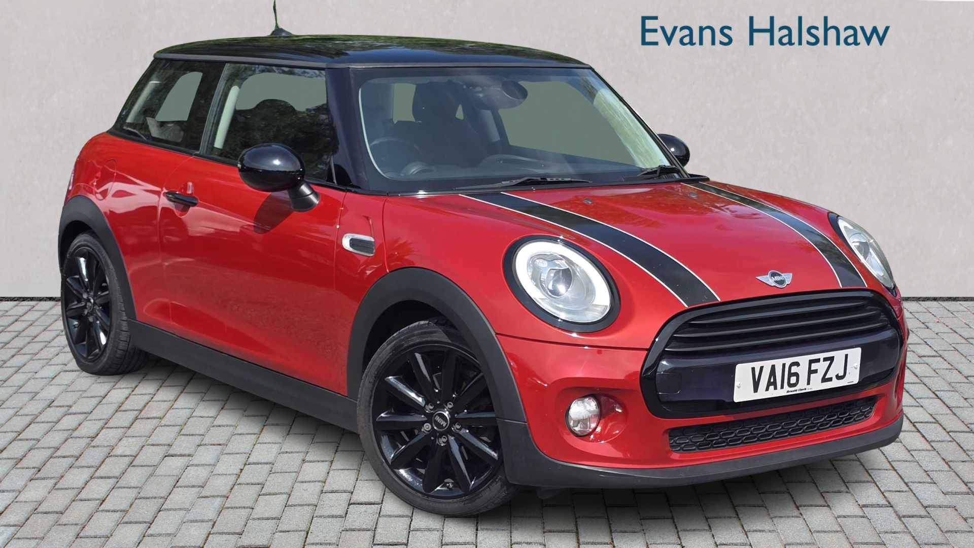 Main listing image - MINI Hatchback