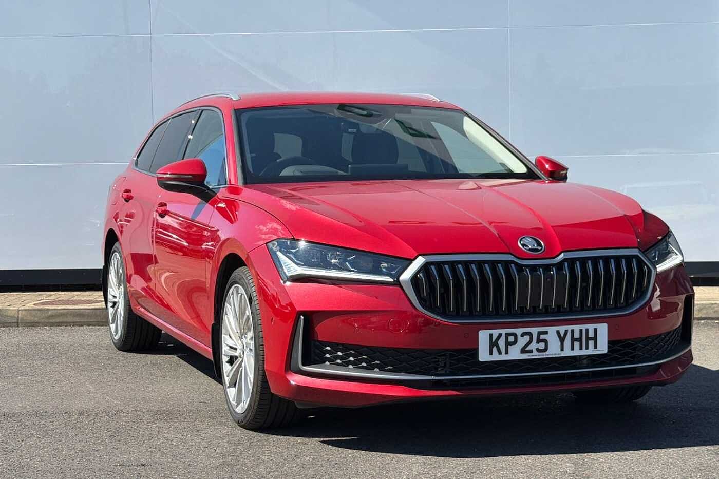 Main listing image - Skoda Superb