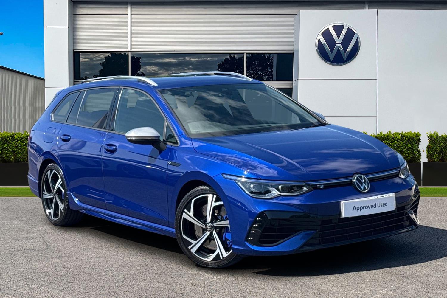 Main listing image - Volkswagen Golf Estate