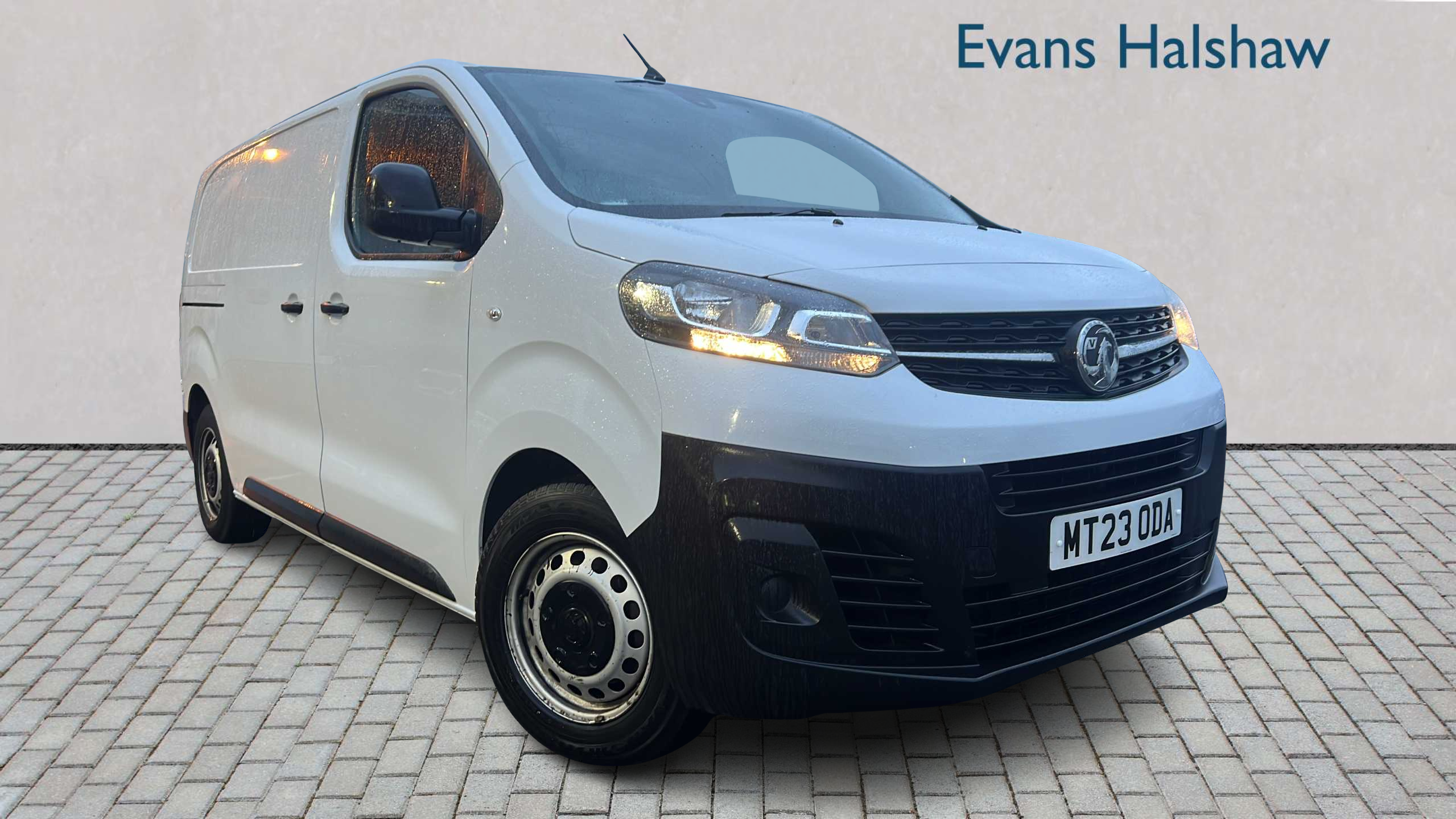 Main listing image - Vauxhall Vivaro