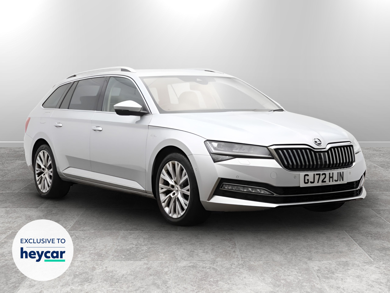 Main listing image - Skoda Superb Estate