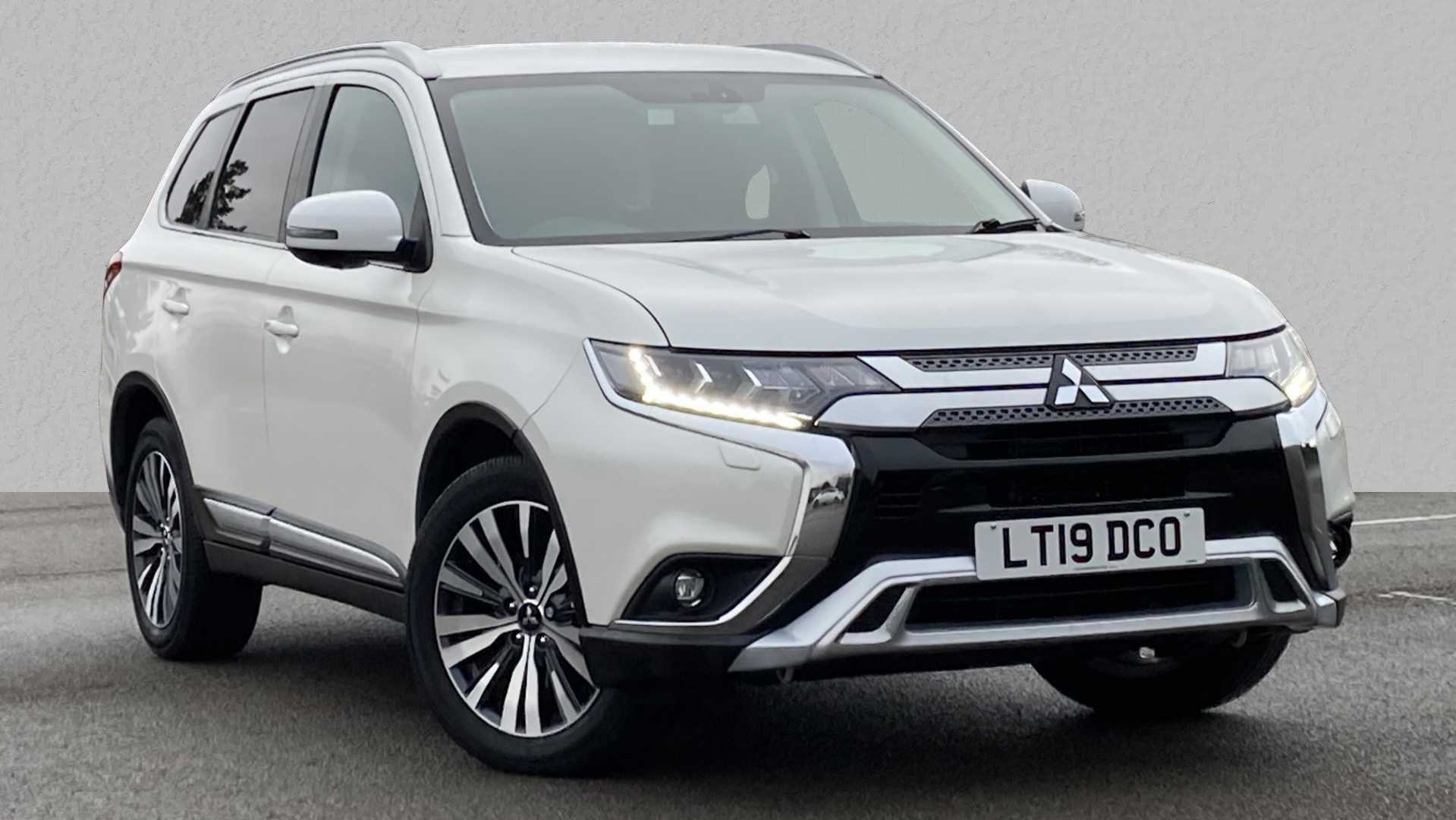 Main listing image - Mitsubishi Outlander