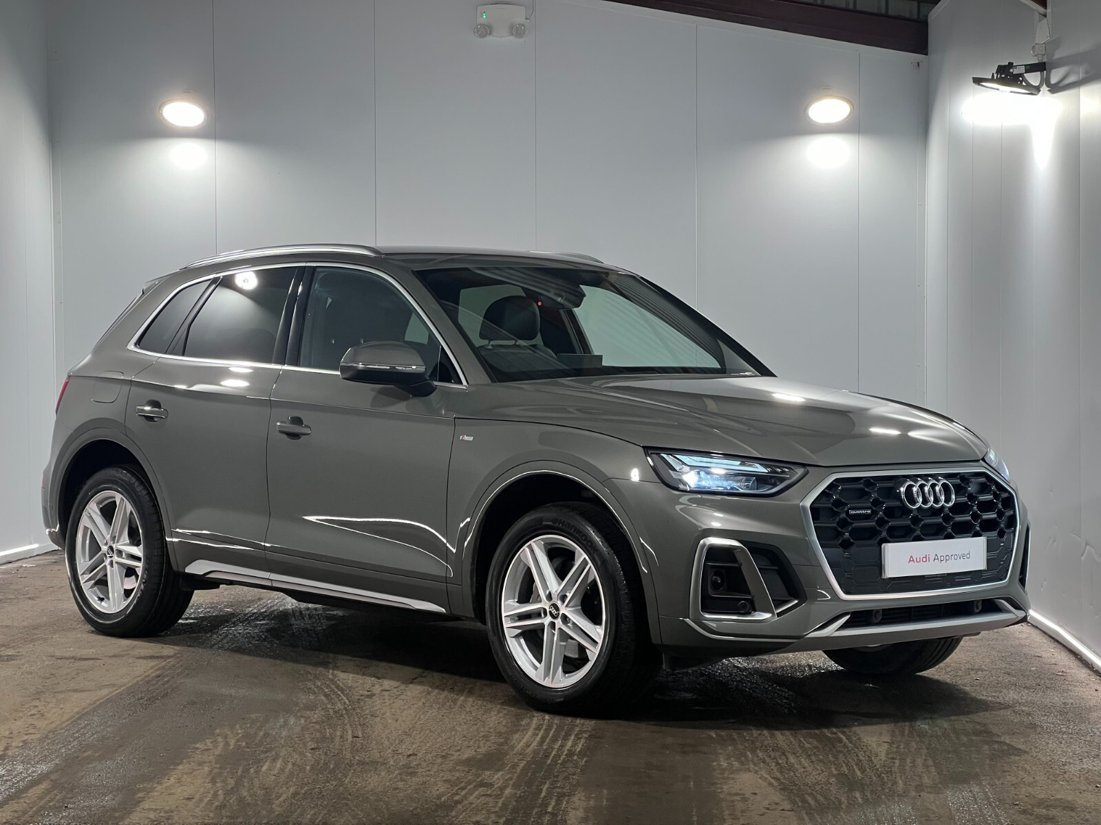 Main listing image - Audi Q5