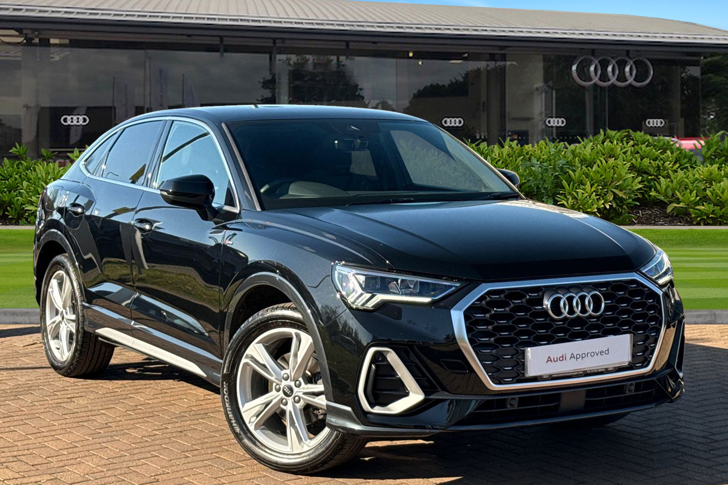 Main listing image - Audi Q3