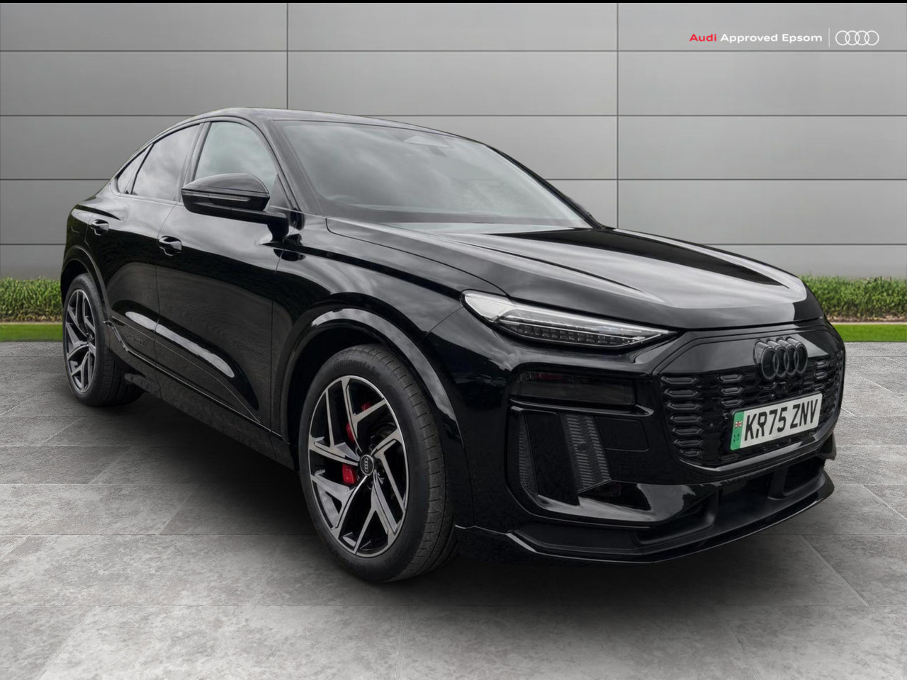 Main listing image - Audi Q6