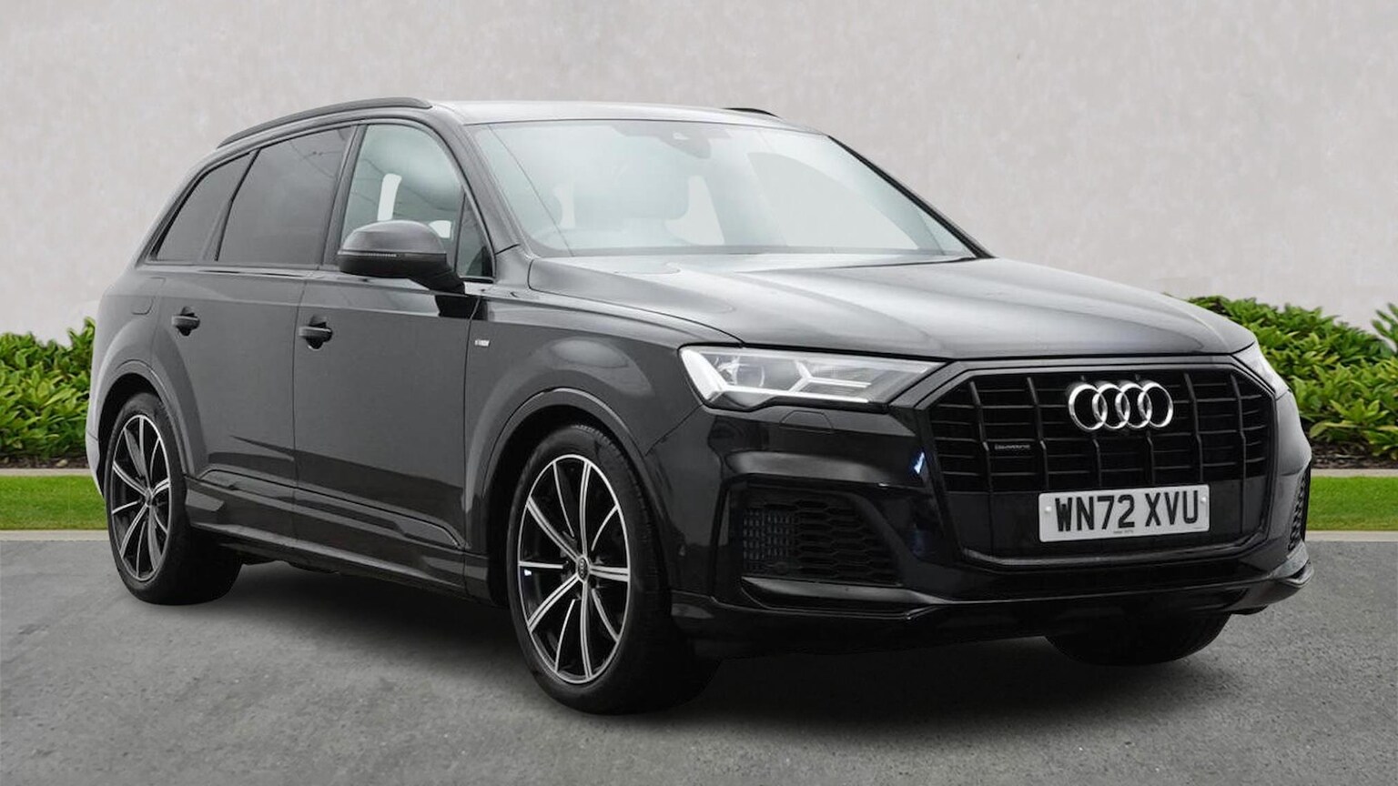 Main listing image - Audi Q7