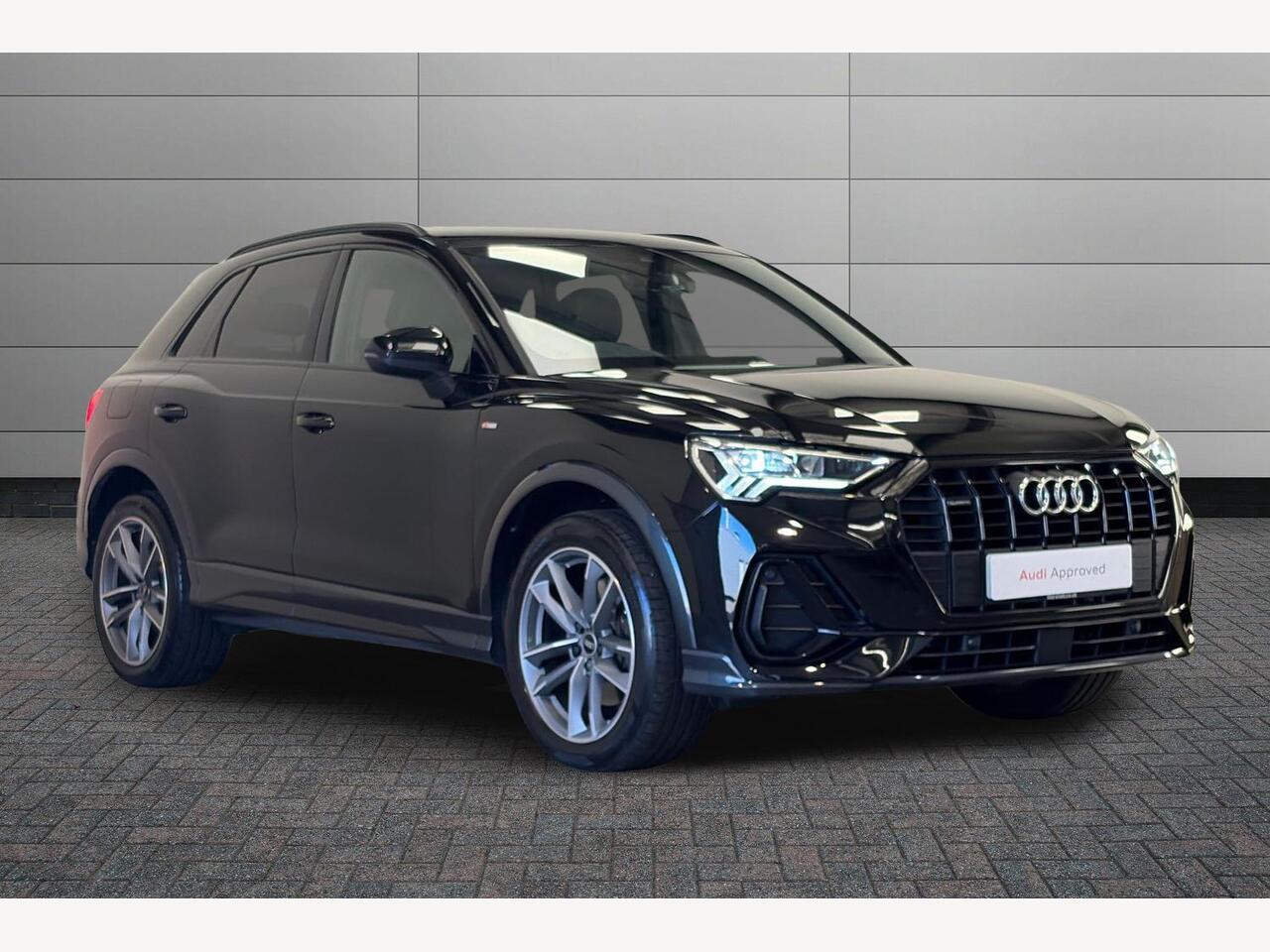 Main listing image - Audi Q3