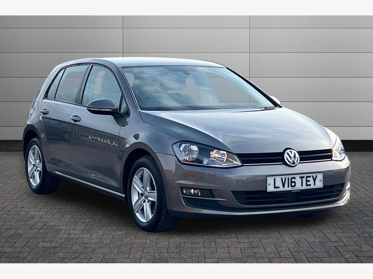 Main listing image - Volkswagen Golf