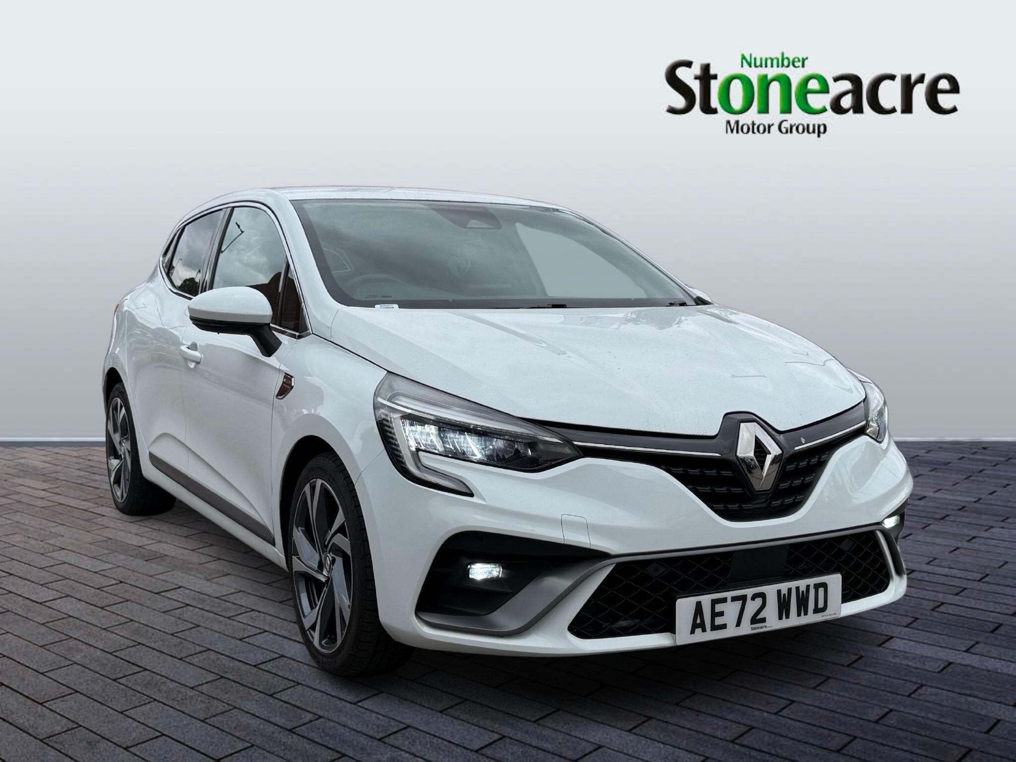Main listing image - Renault Clio