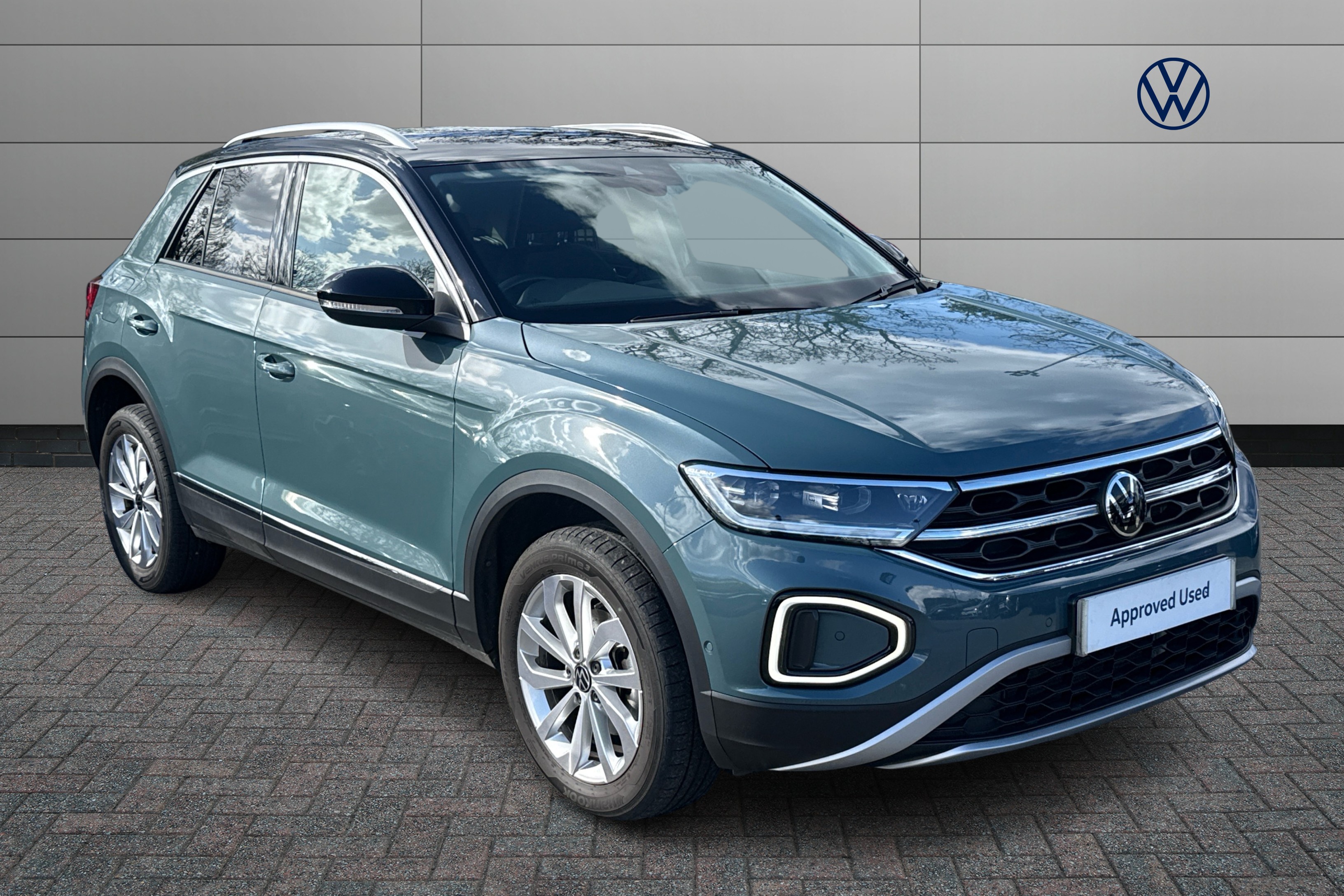 Main listing image - Volkswagen T-Roc