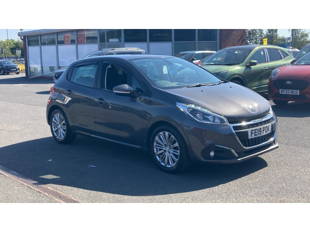 Main listing image - Peugeot 208