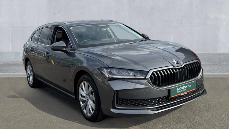 Main listing image - Skoda Superb Estate